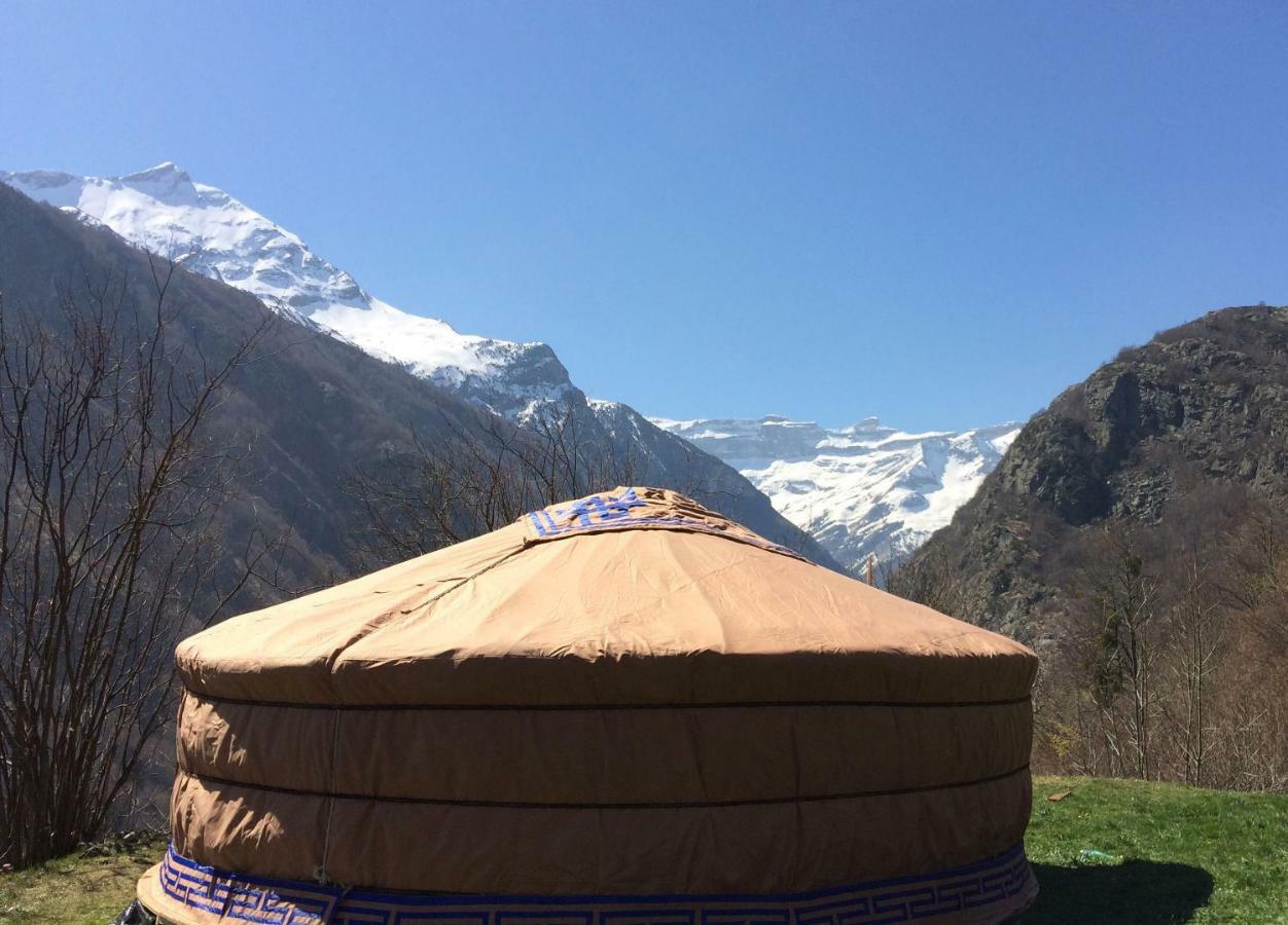 Yourtes Mongoles Gavarnie Gedre Bagian luar foto