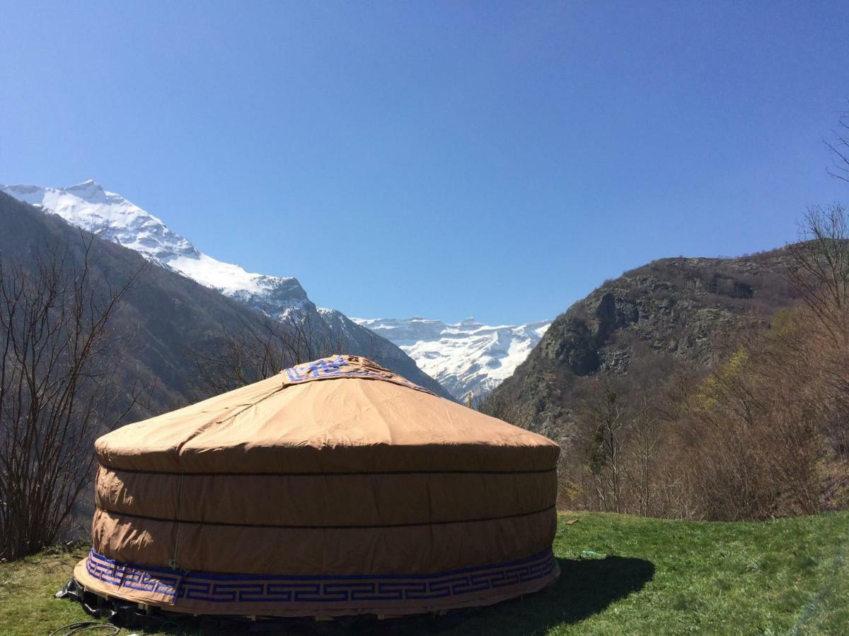Yourtes Mongoles Gavarnie Gedre Bagian luar foto